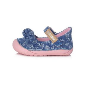 kislány nyitott vászoncipő